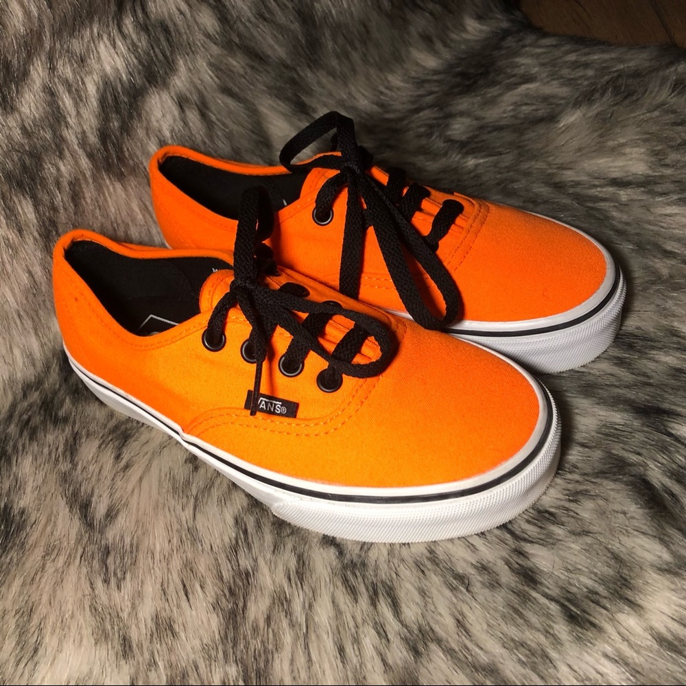 Vans - Picture 3 of 3
